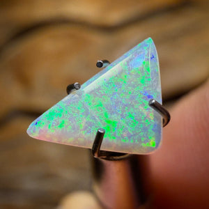 🔨 AUCTION 🔨 No Reserve Little Gem 0.2cts - South Australian Crystal Opal