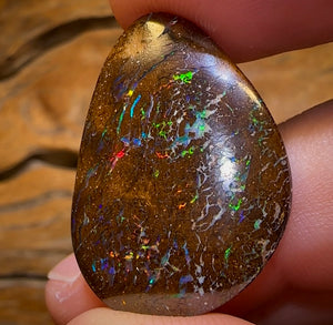25.1cts - Bubble Band Opal from Winton