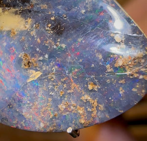 7.6cts - Australian Boulder Seam Opal