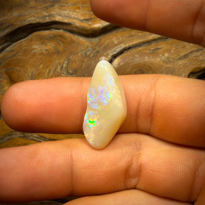 🔨 AUCTION 🔨 Reserve 💎 High Roller Banger Auction 💎 15.5cts - South Australian White Opal “Nugget” Vintage Cut