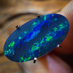 Bargain Card! 2.55cts - Australian Boulder Opal Doublet