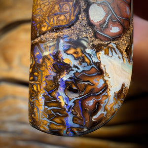 36 x 19mm - Gebohrte Tribal Queensland Boulder Opal Halskette