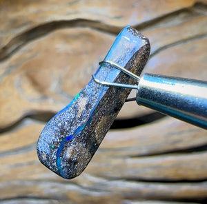 6.7cts - Winton Seam Opal. GEM Boulder Opal - Opal Whisperers