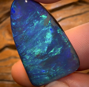 43.3cts - TOP GEM Queensland Boulder Seam Opal. Heritage Collection