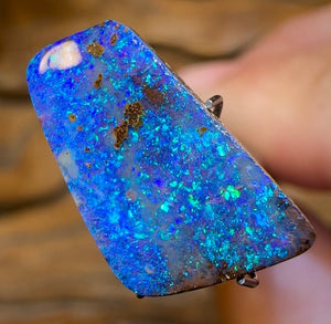 5.3cts - Australian Boulder Seam Opal. Reef Pattern - Opal Whisperers