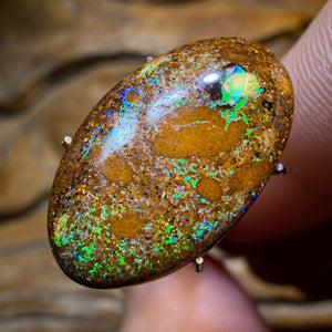 10.4cts -Wow! “Chameleon”Queensland Boulder Opal from Yowah. Metallic MultiColour