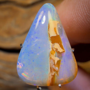 Opale boulder australienne massive de 4,25 ct