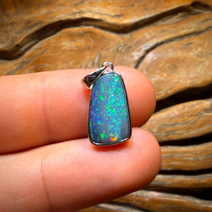 Unisex Classic Sterling Silver - TOP Queensland Boulder Opal Doublet Pendant