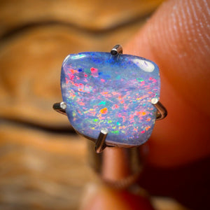 🔨 AUCTION 🔨 Reserve 💎 High Roller Banger Auction 💎 0.8cts - Solid Queensland Boulder Seam Opal. Top Red Multi
