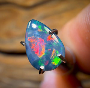 0.75cts - Lightning Ridge Opal Doublet