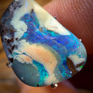 Wild Card! 6.8cts - Ice Drift Australian Boulder Seam Opal from Winton