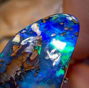 8.4cts - “Plasma Stream” Queensland Boulder Seam Opal
