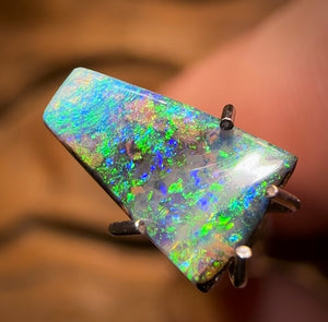 Auction Fall-Through = Your Gain! 🔥 Now More Than 50% Off RRP 🚨 0.91cts - Queensland Boulder Seam Opal from Winton