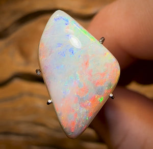 4,2 carats – Opale blanche rare d'Australie du Sud de Mintabie, collection Andreou Heritage