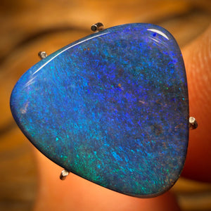 4.1cts - Queensland Boulder Seam Opal. Australian Opal