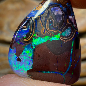 21.6cts - Top Tribal Yowah Nut Opal Rub. Metallic Colours!