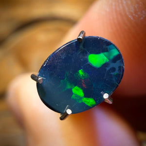 0.7cts - Lightning Ridge Opal Doublet