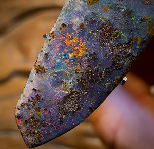 9.15cts - Queensland Boulder Seam Opal