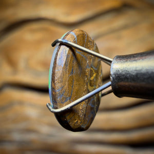 🔨 AUCTION 🔨 No Reserve 2.3cts - Awesome Ribbon Pattern Australian Boulder Opal Doublet. RECUTTERS DELIGHT