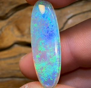 5.8cts - Rare Mintabie Crystal Opal. Gem Quality - Opal Whisperers