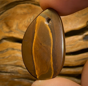 🔨 AUCTION 🔨 “Discus Fish” 34 x 21mm - Drilled Queensland Boulder Opal