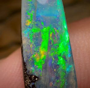 5.6cts - “Light Beams” Australian Boulder Opal from Winton. Gem Quality - Opal Whisperers