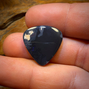15.4cts - 1/2 price Black Opal from Lightning Ridge