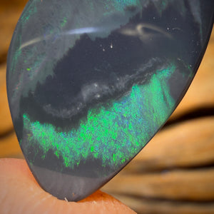 🔨 AUCTION 🔨 Reserve 💎 High Roller Banger Auction 💎 6.6cts - N1 Black Opal from Lightning Ridge Picture Stone