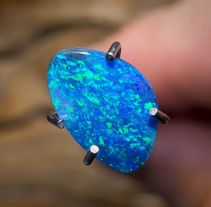 0.65cts - Lightning Ridge Black Opal - Opal Whisperers