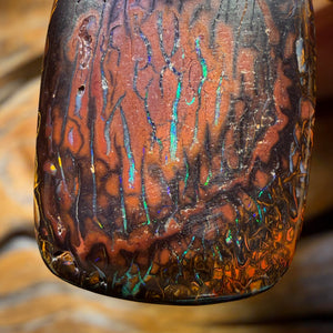 25 x 19mm - Gebohrte Tribal Queensland Boulder Opal Halskette