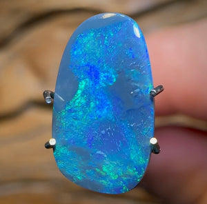 1.8cts - Australian Black Opal from Lightning Ridge - Opal Whisperers