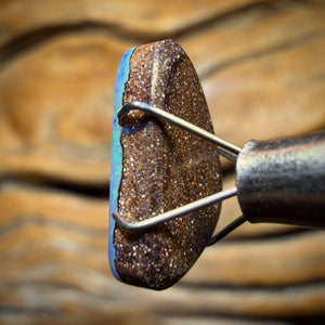 4,1 Karat – Australischer Boulder Seam Opal aus Winton