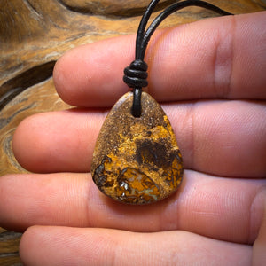 🔨 AUCTION 🔨 No Reserve 27 x 22mm - Drilled Tribal Queensland Boulder Opal Necklace