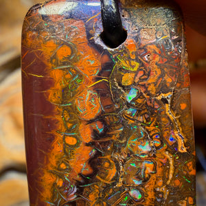 33 x 18 mm – Gebohrte Tribal Queensland Boulder Opal Halskette
