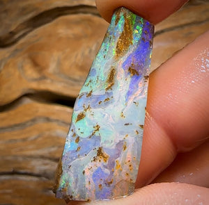 “Snow Reef” 33.6cts - Queensland Boulder Seam Opal Rub