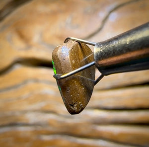 Auction Fall-Through = Your Gain! š„ Now More Than 50% Off RRP šØ 1.75cts - Electric Fire Queensland Boulder Seam Opal