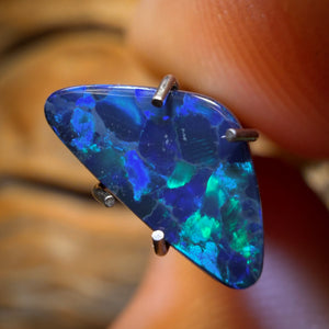 0.9cts - Lightning Ridge Opal Doublet