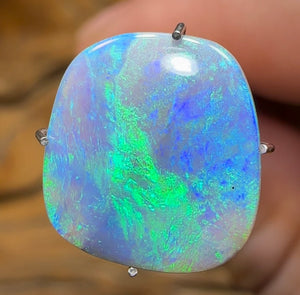3.9cts - Australian Black Opal from Lightning Ridge - Opal Whisperers