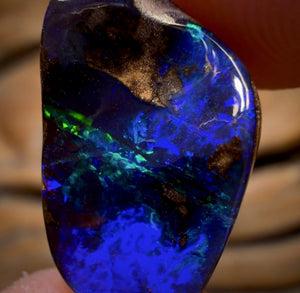 7.4cts - Deep Ocean Queensland Boulder Seam Opal