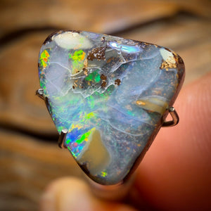 🔨 AUCTION 🔨 No Reserve 4.4cts - Queensland Boulder Seam Opal. Australian Opal