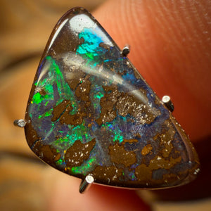 2.3cts - Australian Boulder Seam Opal