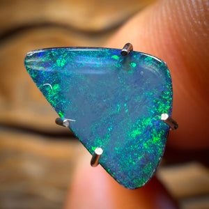 🔨 AUCTION 🔨 0.9cts - “Sheet Green” Lightning Ridge Opal Doublet