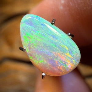 1.8cts - Lightning Ridge Crystal Opal