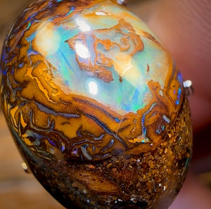 17.7cts - Yowah Nut Crystal Centre w/ Tribal Pattern. Australian Opal