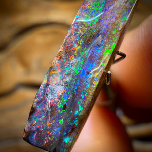 8.7cts - Queensland Boulder Seam Opal. Australian Opal