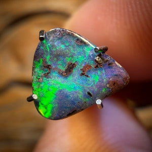 1.5cts - Queensland Boulder Seam Opal. Australian Opal