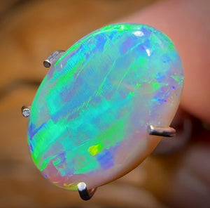 1.5cts - “Green flash 2”GEM Lightning Ridge Dark Opal