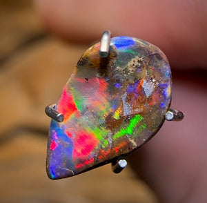 1.15cts - Queensland Boulder Seam Opal from Winton Wow! Chemical Fire Double Sided