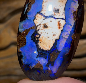 23.1cts - Koroit Nut Partial Crystal Centre