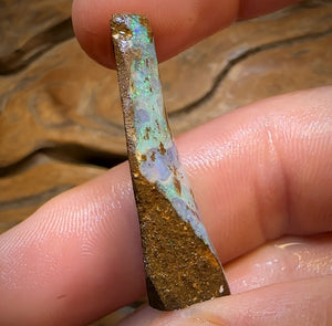 “Snow Reef” 33.6cts - Queensland Boulder Seam Opal Rub